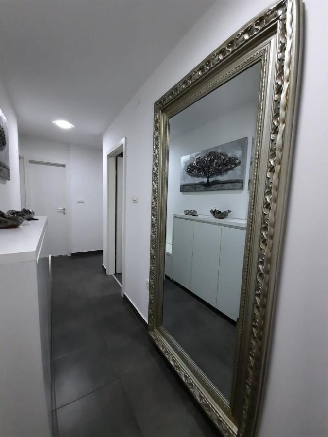 Vice Apartment Omis Luaran gambar
