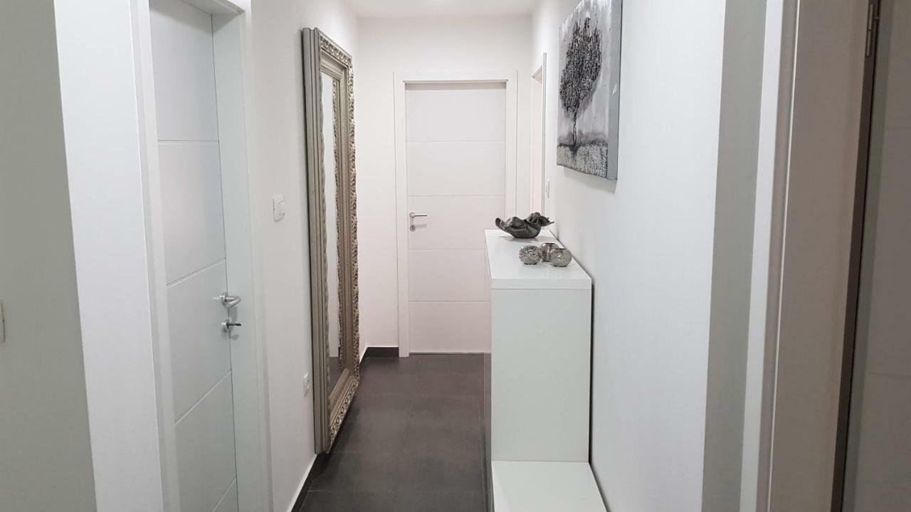 Vice Apartment Omis Luaran gambar